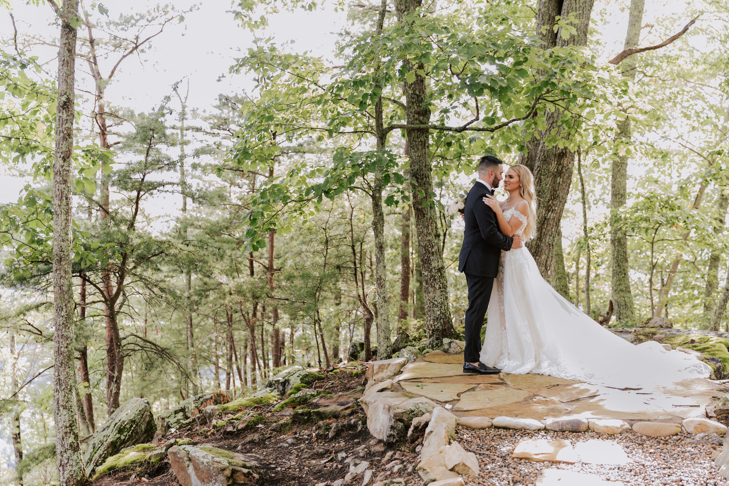 Portrait on a woodsy, mountain knoll | The Magnolia Venue | The Smoky Mountains | Photography by Miss Riss Photography