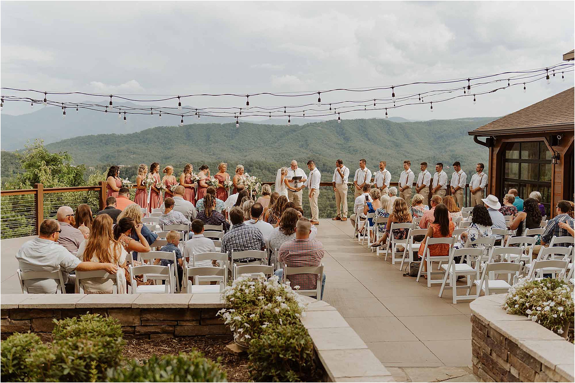 Summer wedding in Pigeon Forge, Tennessee