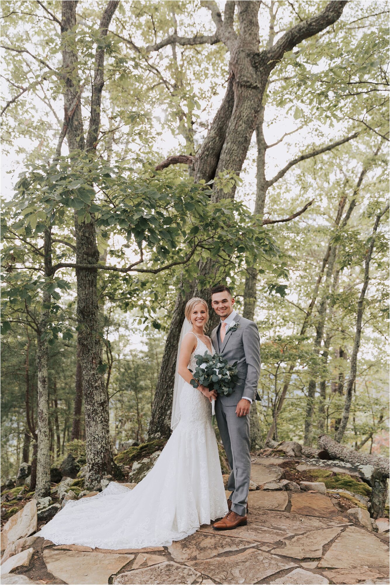 wedding couple photos on The Knoll at The Magnolia Venue