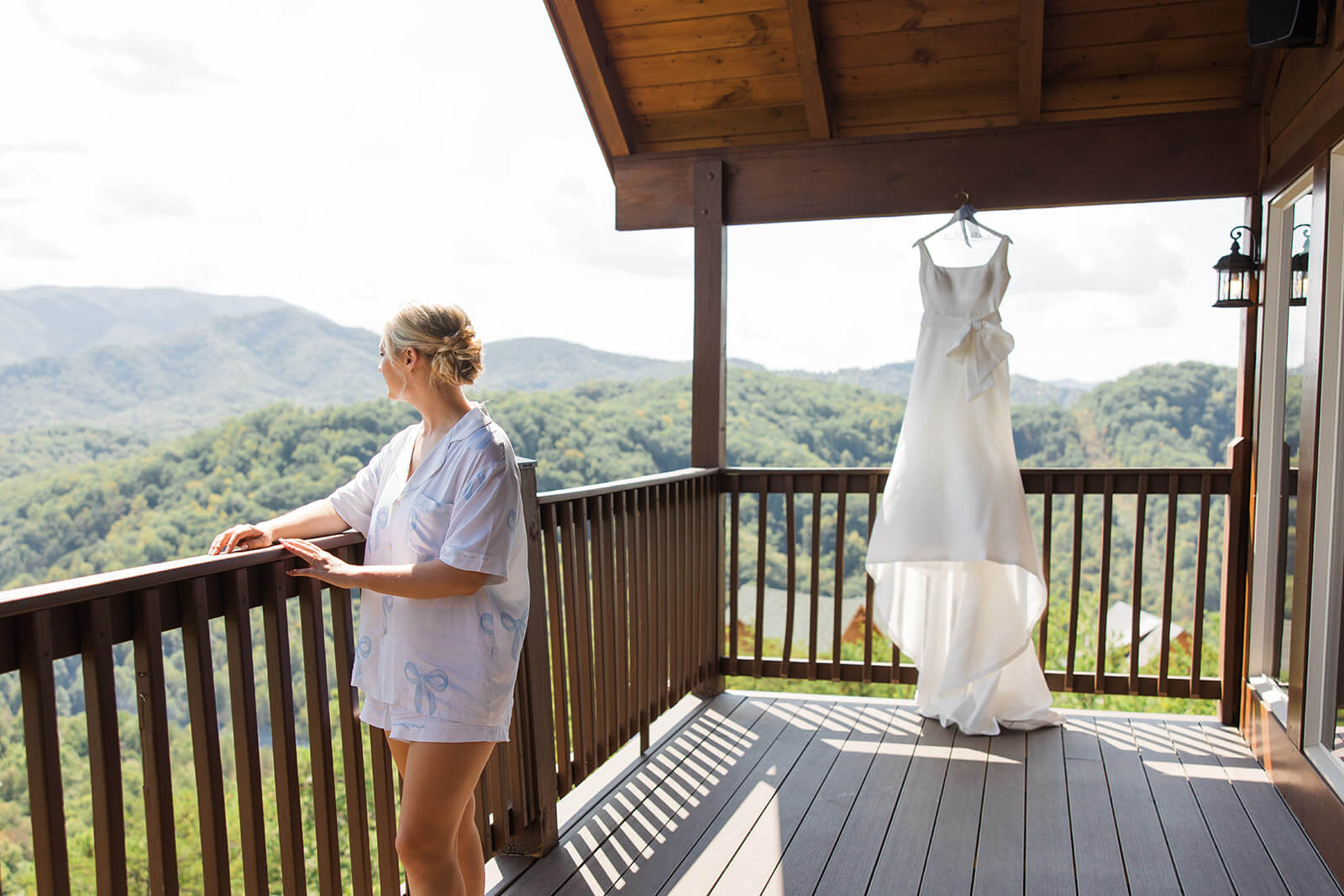 Bridal party toasting in The Magnolia Venue bridal suite ahead of a personalized fall wedding celebration