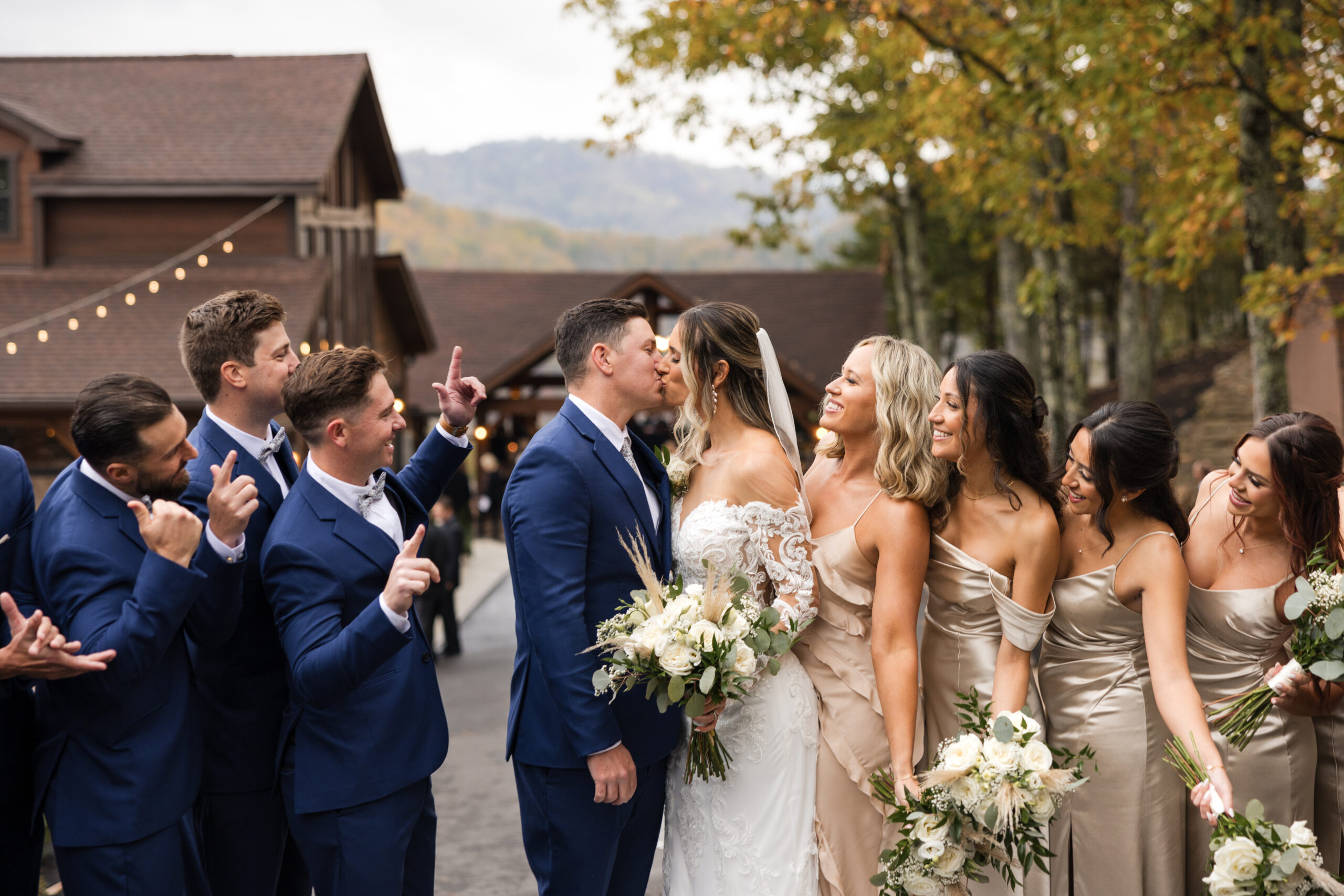 smoky-mountain-winter-weddings-pigeon-forge-tn-wedding-party