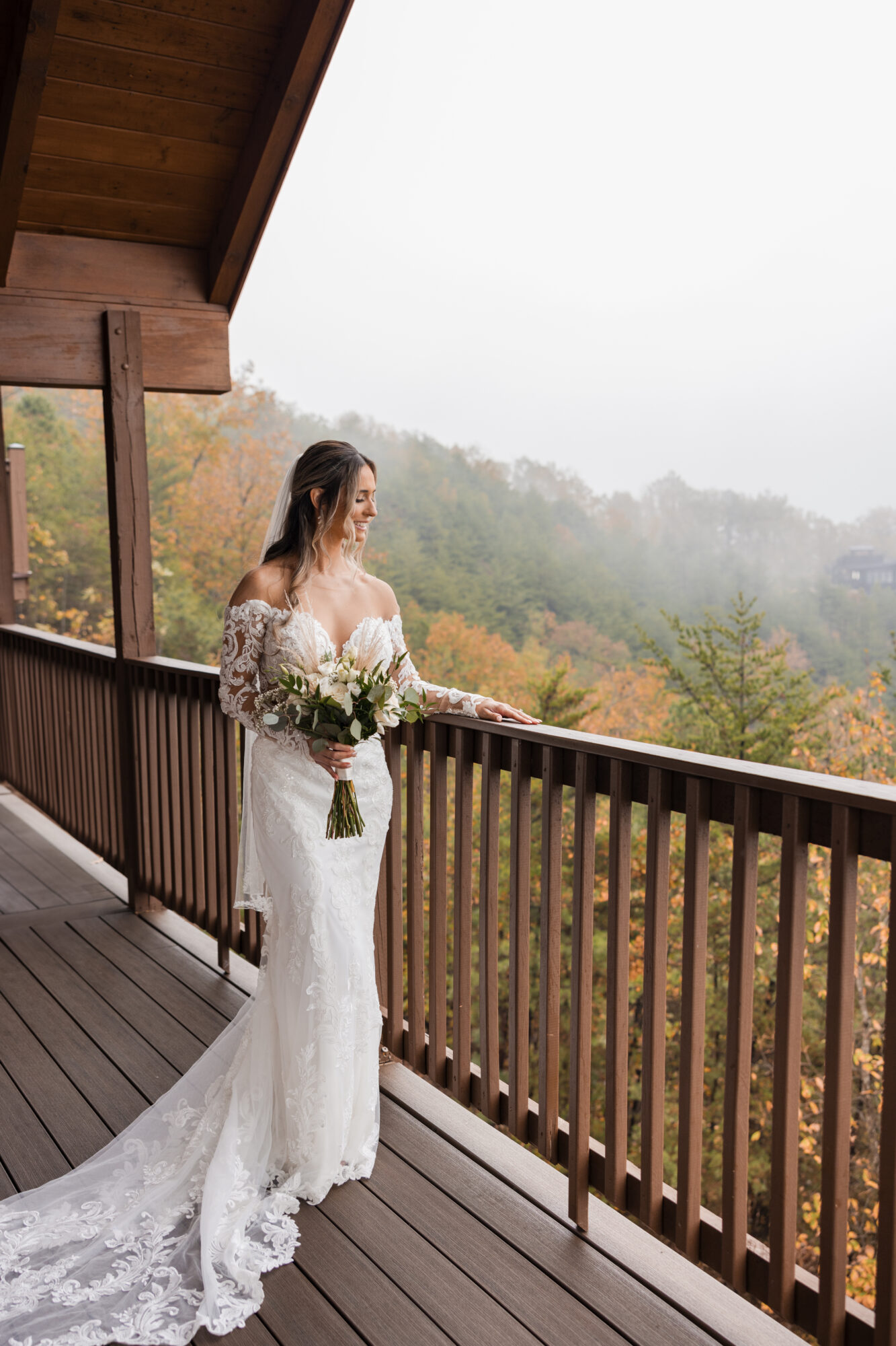 smoky-mountain-winter-weddings-pigeon-forge-tn-bridal-suite