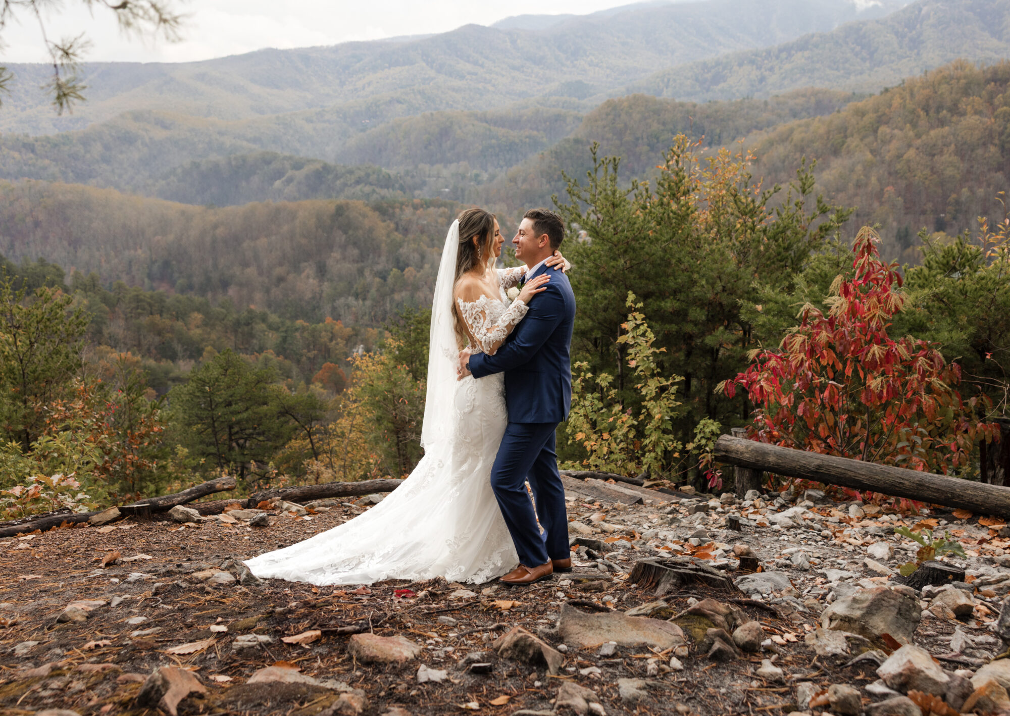 smoky-mountain-winter-weddings-pigeon-forge-tn-couple-portraits