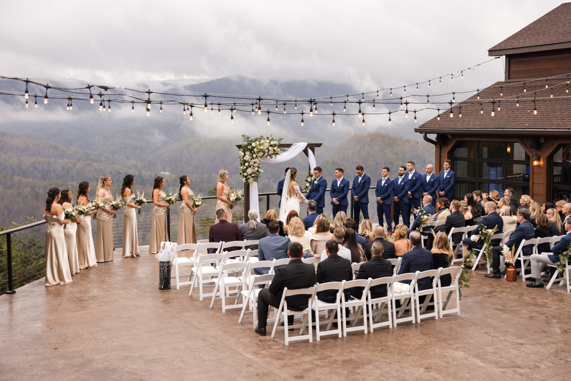 smoky-mountain-winter-weddings-pigeon-forge-tn-outdoor-ceremony