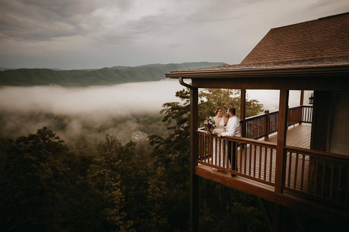 Top Smoky Mountain TN Photographer | Derek Halkett Photography | The Magnolia Venue | Bridal Suite