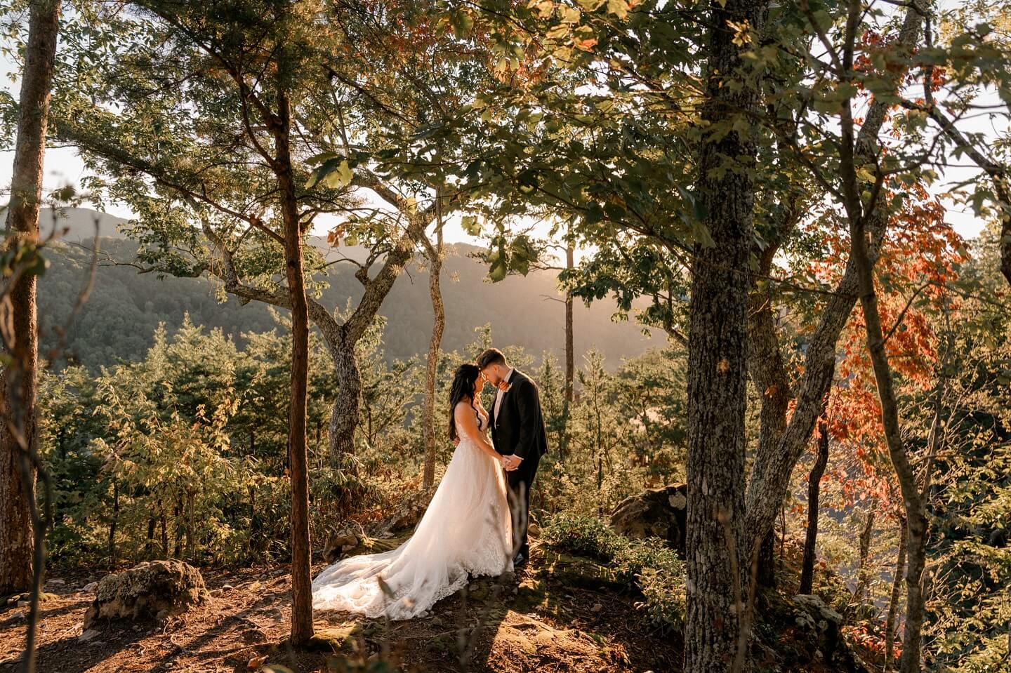 Top Pigeon Forge TN Photographer | Derek Halkett Photography | The Magnolia Venue | Outdoor Ceremony 