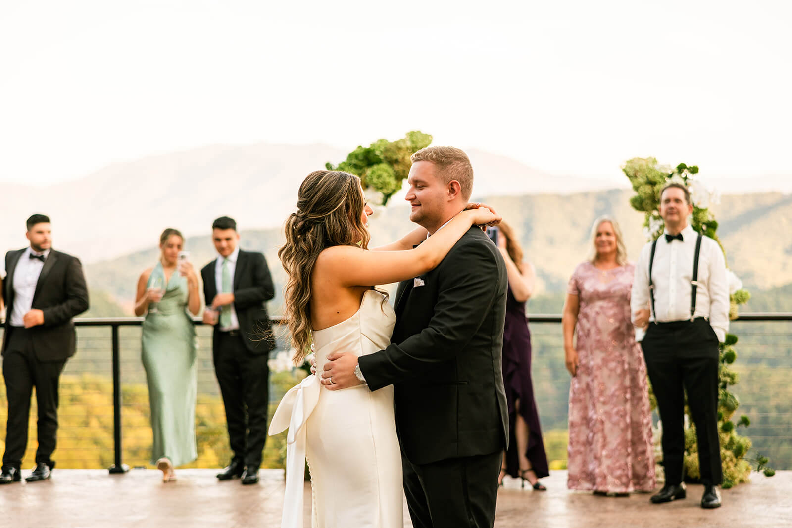 Modern Mountain Wedding in East Tennessee