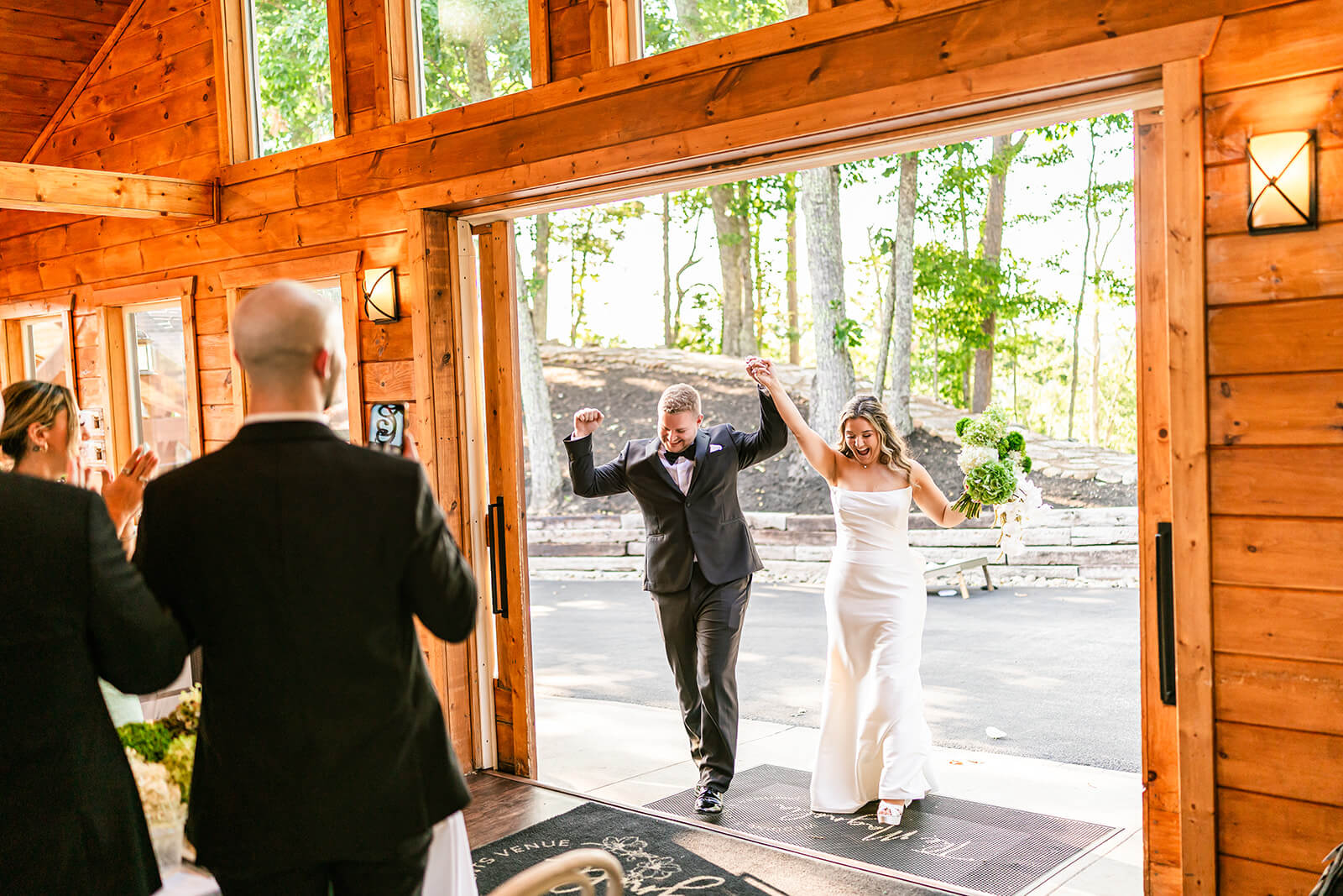 Modern Mountain Wedding in East Tennessee