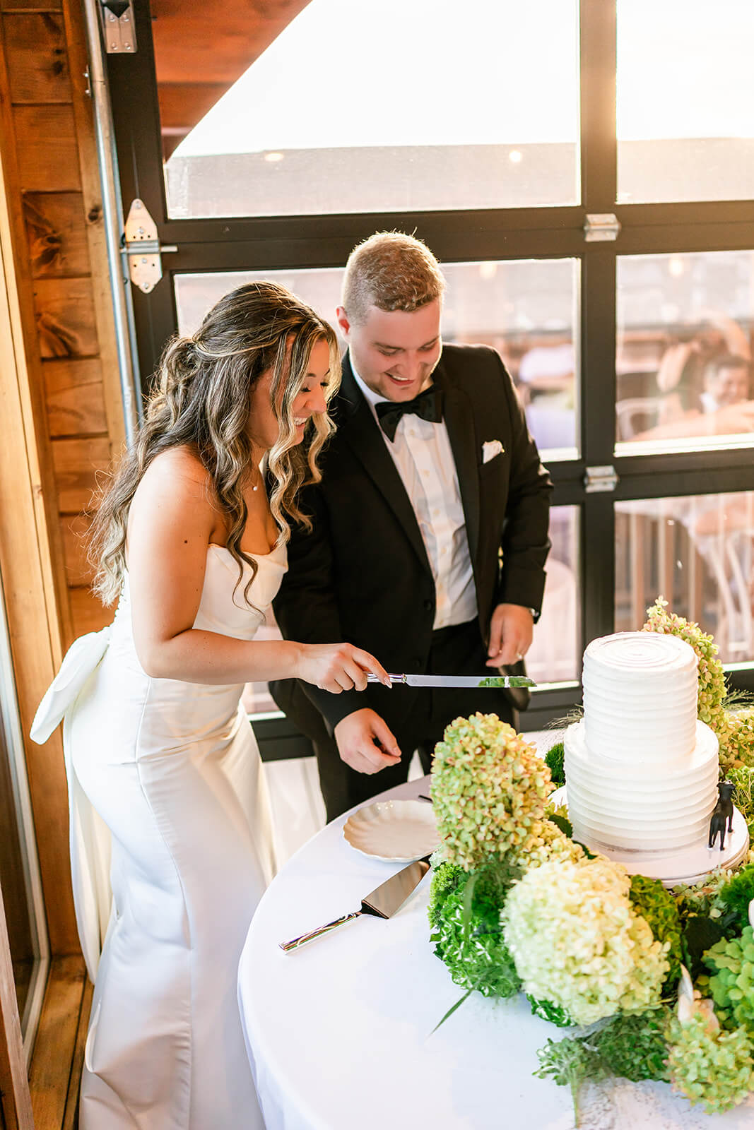 Modern Mountain Wedding in East Tennessee