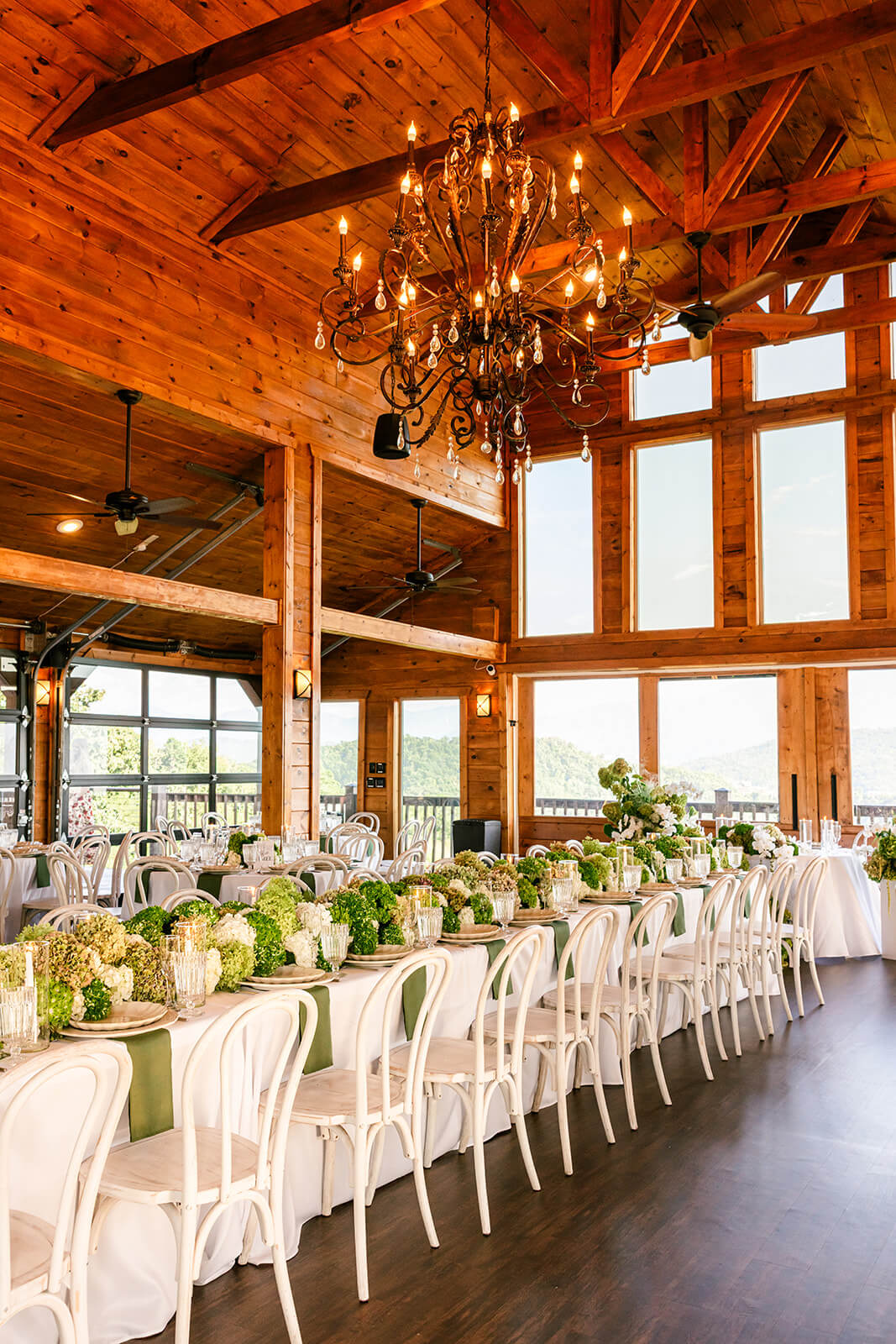 Modern Mountain Wedding in East Tennessee